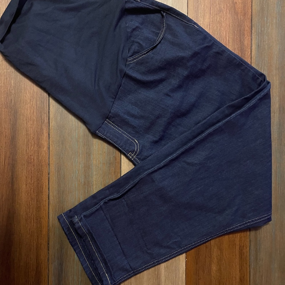 Walmart maternity jeans. Never worn, tried on. Full panel.